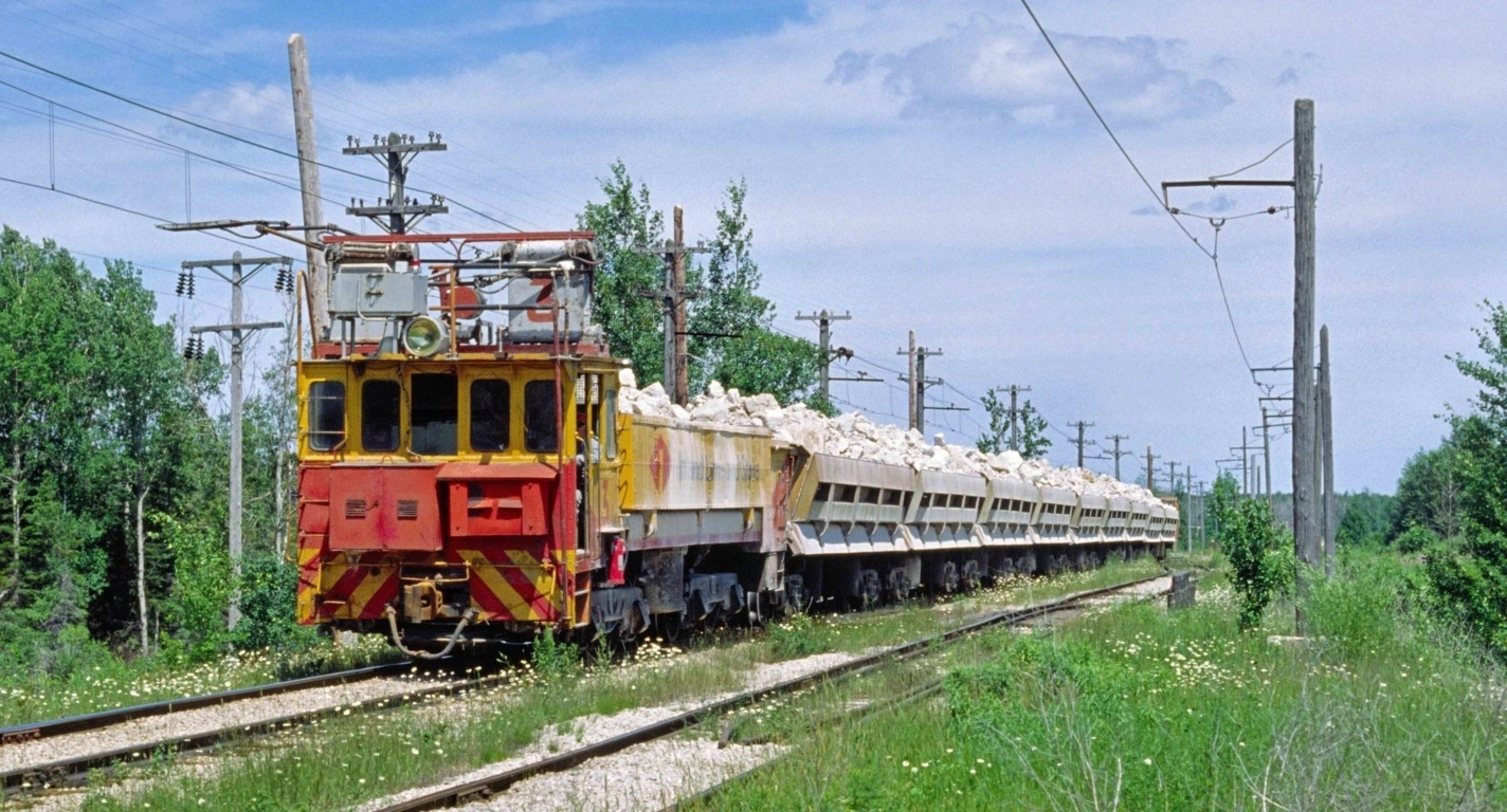 ILSX train near Port Inland